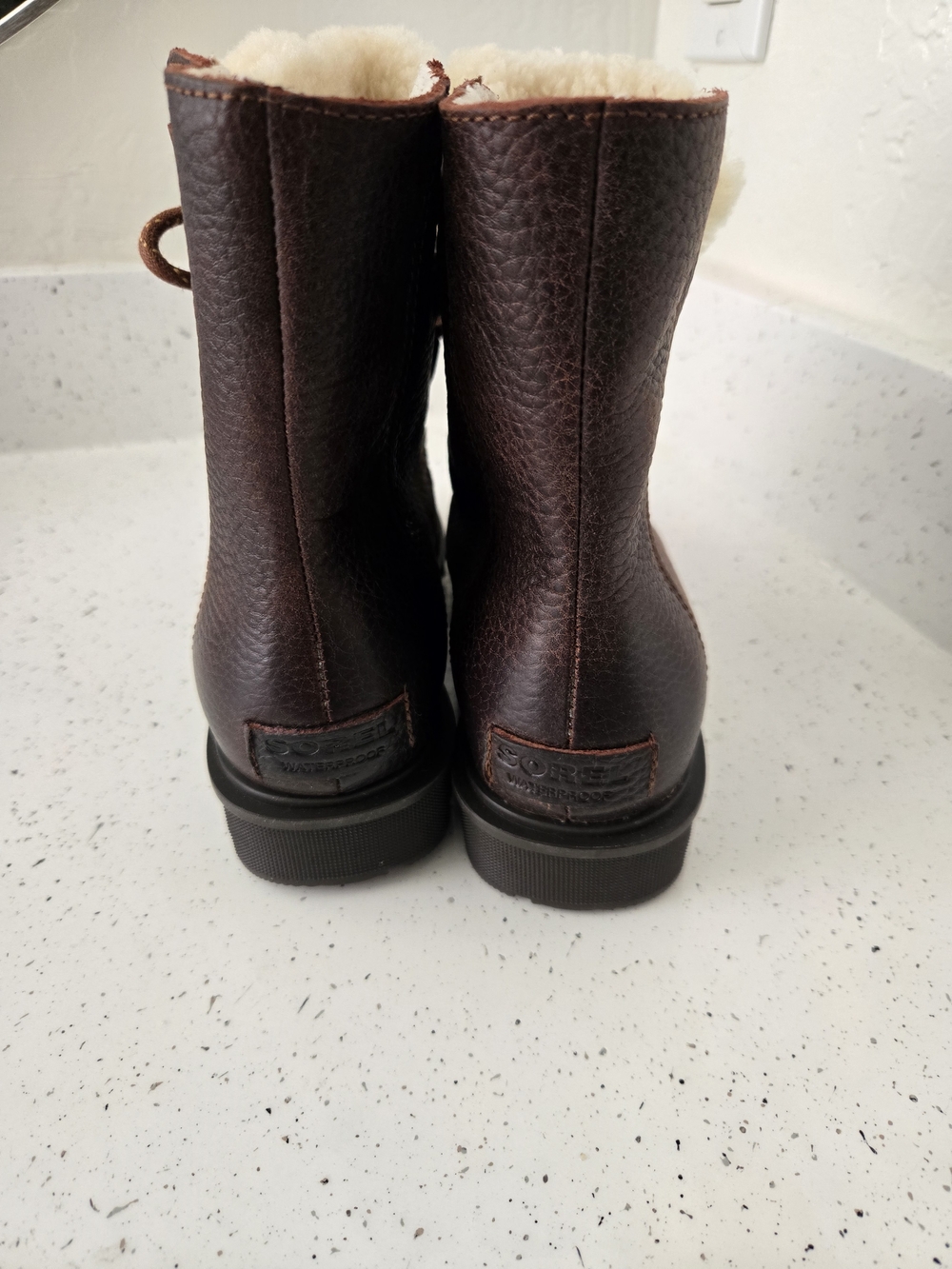 Sorel Women's Phoenix Short Lace Up Cozy Sherpa Leather Brown Boots Size 8 - Picture 3 of 7